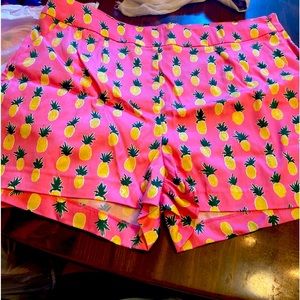 mark pineapple shorts chino with pockets and side zipper  nee size 16